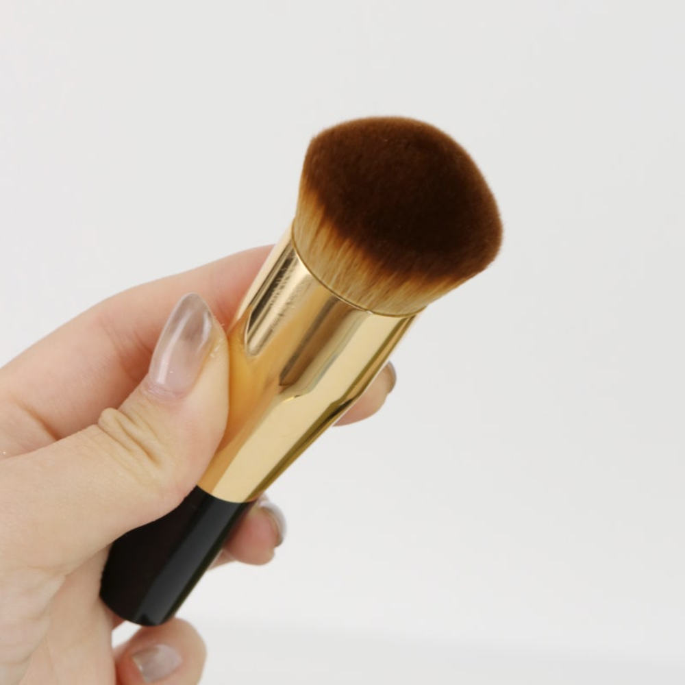 Chanel Gold Foundation Brush 11cm, Chanel Gold Foundation Brush ราคา ,Chanel Gold Foundation Brush รีวิว